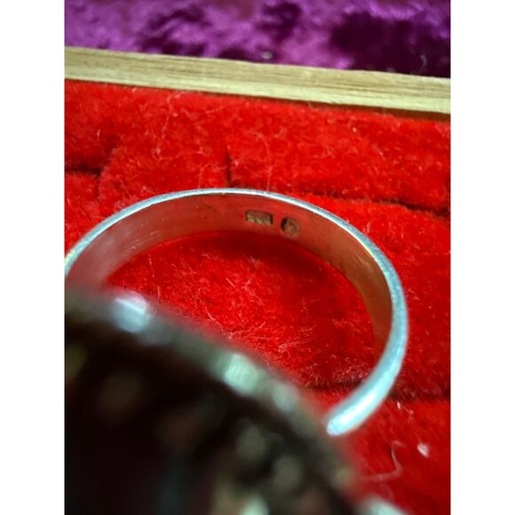 Vintage Silver Poison Ring Green Gemstone & Hidden Compartment Size 6. - Picture 9 of 10